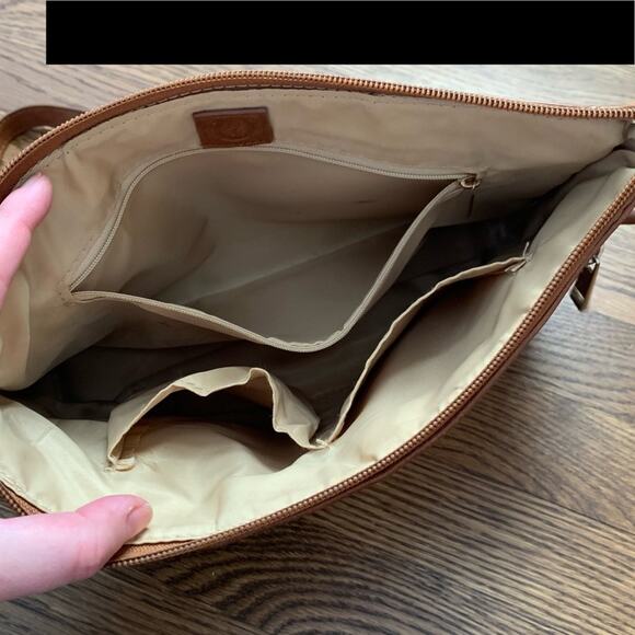 Lucky 7 crossbody display purse in cognac - Picture 5 of 8